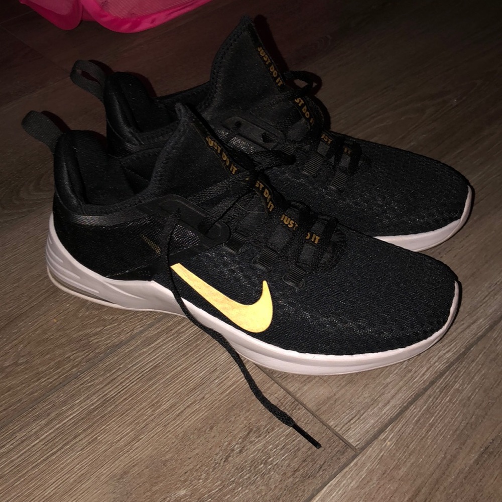 Nike Air Max Bella Lace Up Athletic Shoes